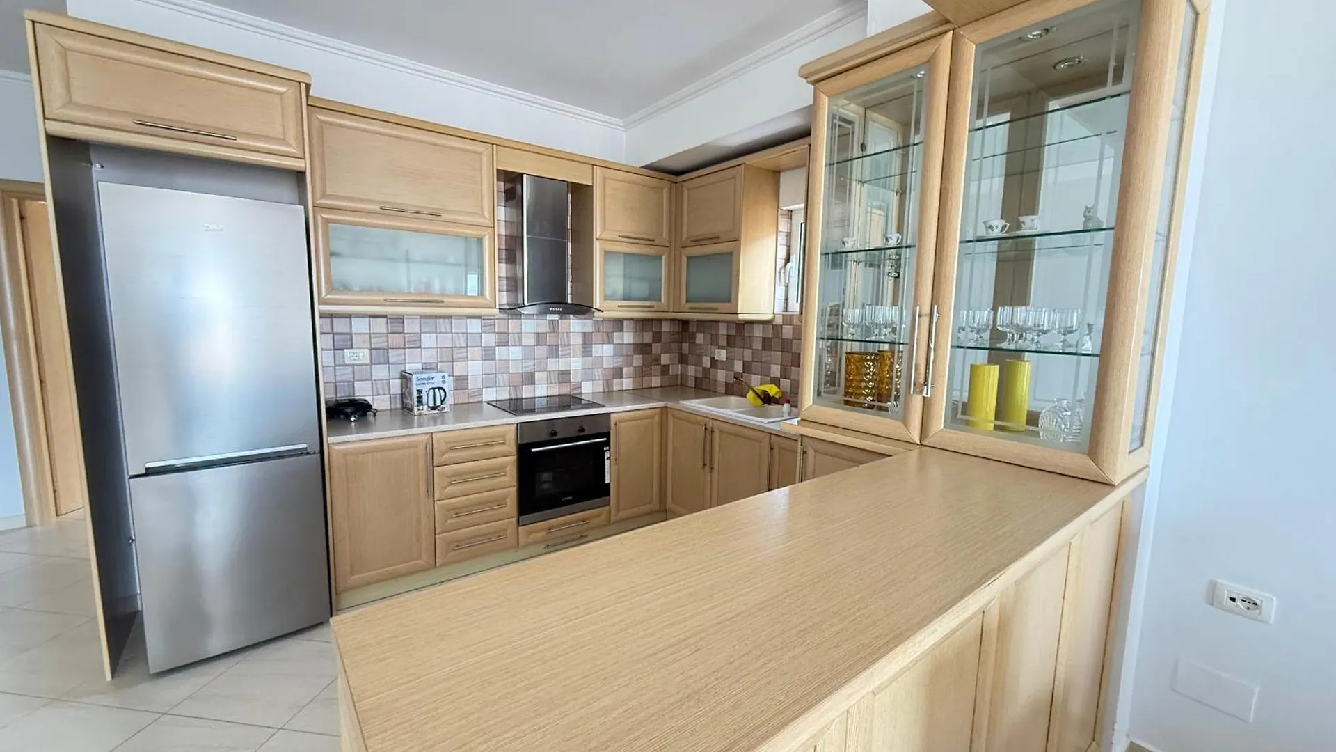 Blue Horizon Apartament Sarandë アパート