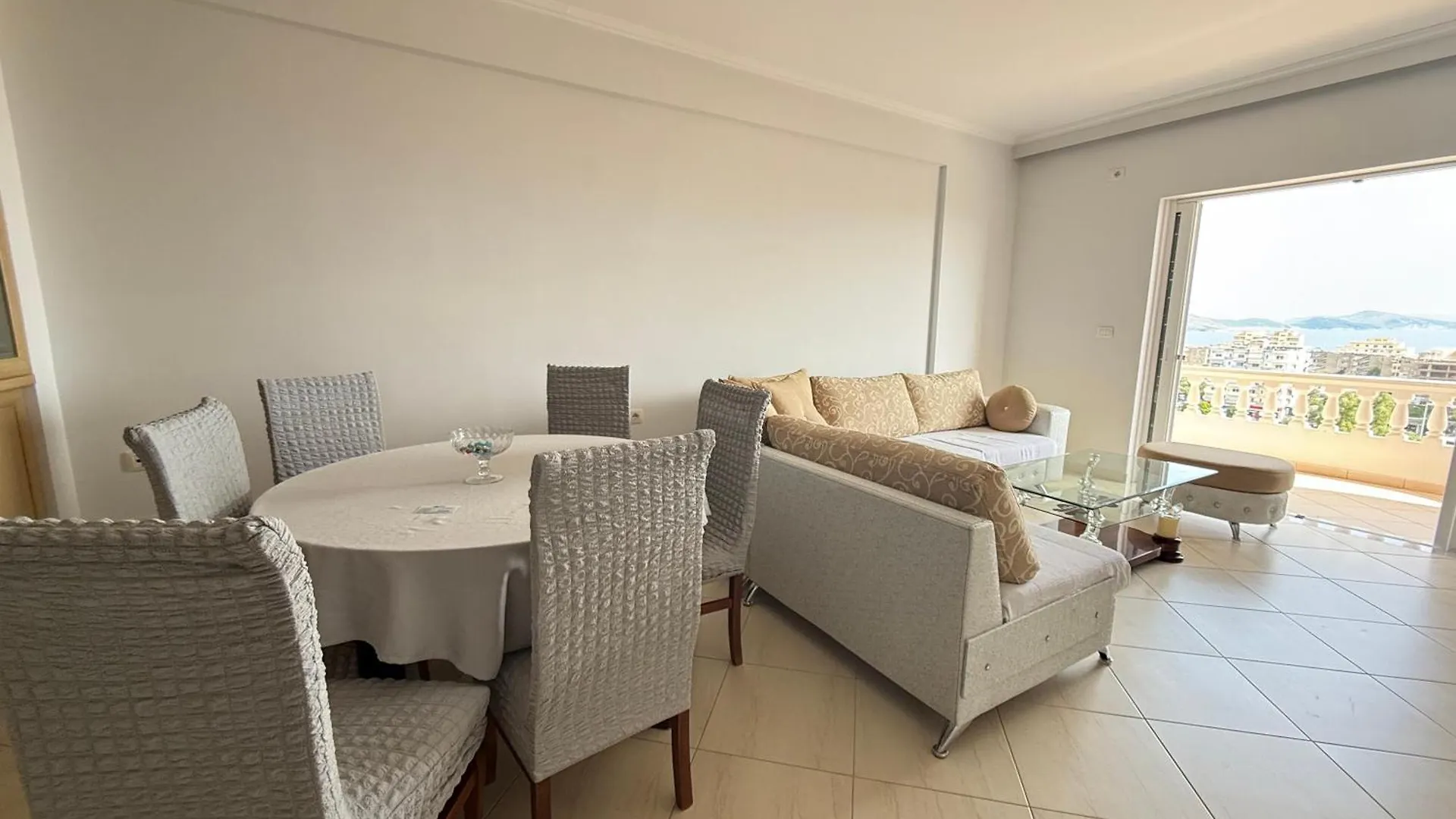 アパート Blue Horizon Apartament Sarandë アルバニア